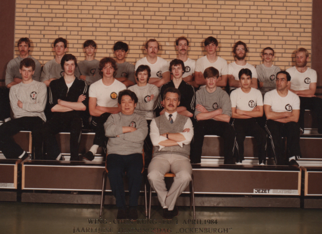Groepsfoto 1984 met Wang Kiu